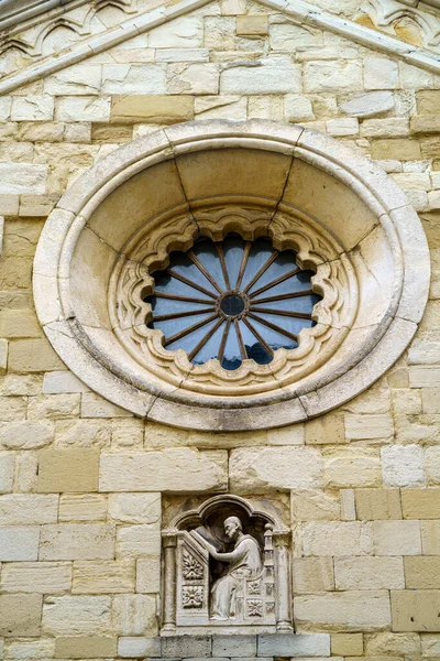 Cingoli Província Ancona Marche Itália Edifícios Históricos Uma Fachada Igreja — Fotografia de Stock