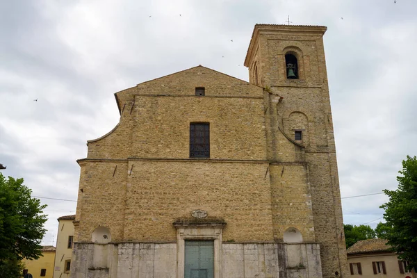 Cingoli Província Ancona Marche Itália Edifícios Históricos Uma Fachada Igreja — Fotografia de Stock