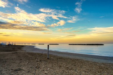 Porto San Giorgio, Fermo ili, Marche, İtalya: Haziran akşamları plaj