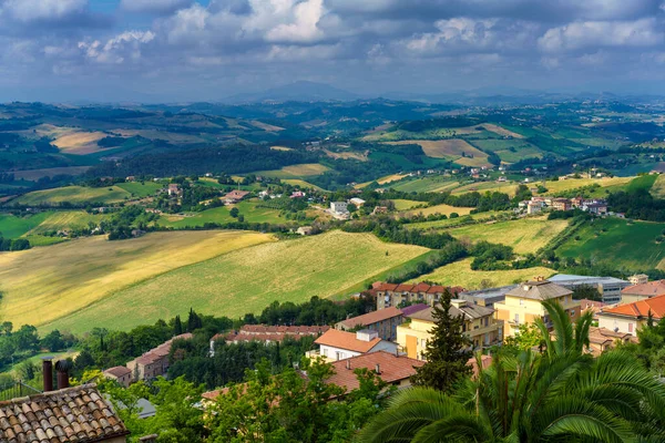 Fermo Marche Włochy Panoramiczny Widok Wzgórza Wiosną — Zdjęcie stockowe