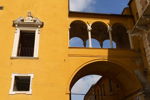 Fermo Marche Itálie Staré Budovy Historickém Městě — Stock fotografie