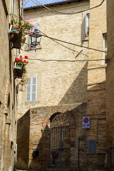 Fermo Marche Itálie Staré Budovy Historickém Městě — Stock fotografie