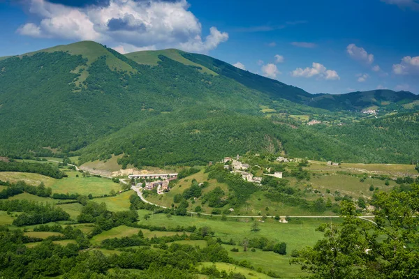 Venkovská Krajina Podél Silnice Norcie Cittareale Provincie Perugia Umbrie Itálie — Stock fotografie