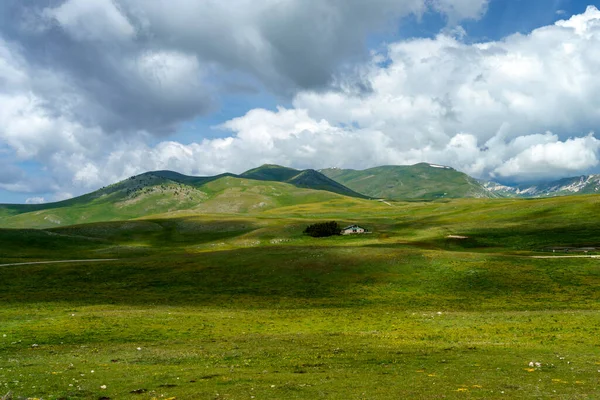 Krajobraz Górski Parku Naturalnym Gran Sasso Abruzja Włochy Prowincja Aquila — Zdjęcie stockowe