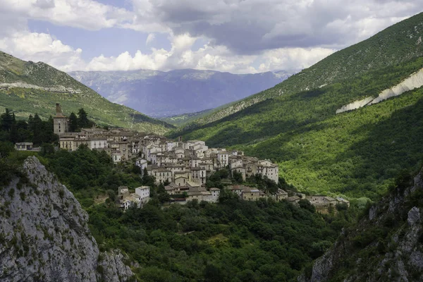 Mountain Landscape Road Gole Del Sagittario Famous Canyon Abruzzo Italy — Fotografia de Stock