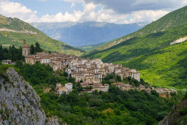 Mountain Landscape Road Gole Del Sagittario Famous Canyon Abruzzo Italy — Foto Stock