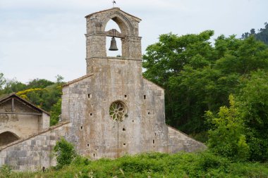 Ruins of the medieval church of Santa Maria di Cartignano, near Bussi sul Tirino (Pescara, Abruzzi, Italy)