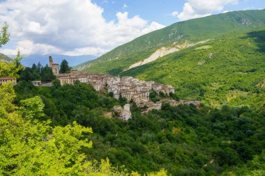 Anversa degli Abruzzi, L Aquila province, Abruzzo, Italy: old town