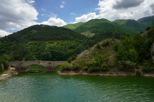 Paisaje Montaña Largo Carretera Gole Del Sagittario Famoso Cañón Abruzzo —  Fotos de Stock