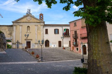 Macchiagodena, Isernia eyaletinin eski bir köyü, Molise, İtalya, ilkbahar zamanı
