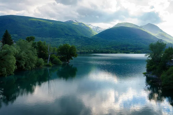 Jezero Barrea Provincie Aquila Abruzzo Itálie Jaře Červen — Stock fotografie