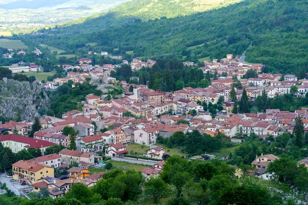 Landskap Våren Med Panoramautsikt Över Alfedena Aquila Provinsen Abruzzo Italien — Stockfoto