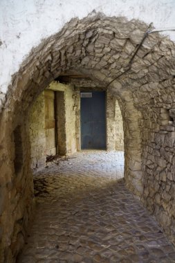 Carpinone, Isernia eyaletinin eski bir köyü, Molise, İtalya, baharda.