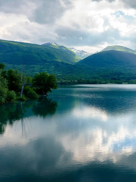 Lago Barrea Província Aquila Abruzzo Itália Primavera Junho — Fotografia de Stock