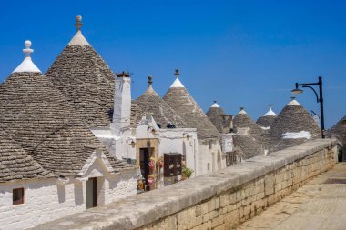 Alberobello, Bari ili, Apulia, İtalya: ünlü trulli 'nin dışı. Unesco Dünya Mirası Sitesi