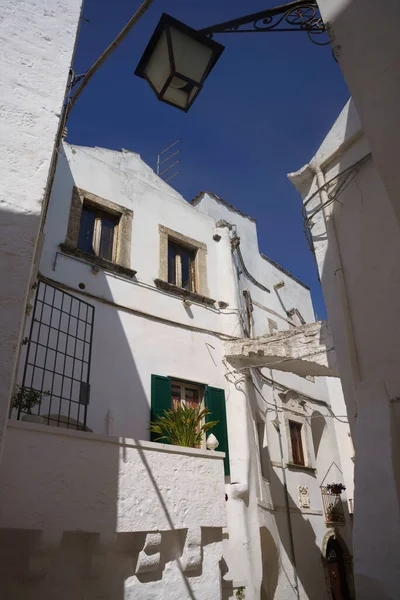 Haziran 'da İtalya' nın Apulia eyaletinin tarihi kenti Cisternino 'da