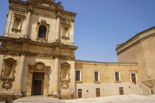 意大利阿普利亚 布林迪西省 迈萨涅 历史建筑的外部 — 图库照片