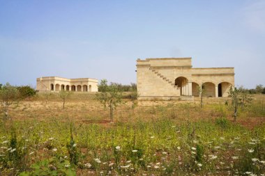 Otranto ve Giurdignano yakınlarındaki terk edilmiş eski binalar Lecce, APulia, İtalya