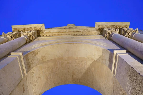 Lecce Apúlia Itália Porta Napoli Porta Histórica Com Arco Noite — Fotografia de Stock