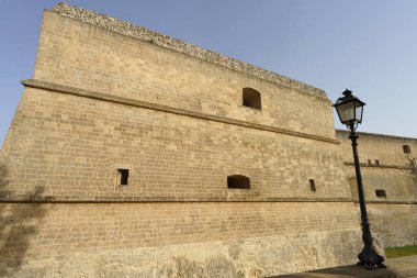 Copertino, Lecce eyaletinin tarihi şehri, Apulia, İtalya. Kale.