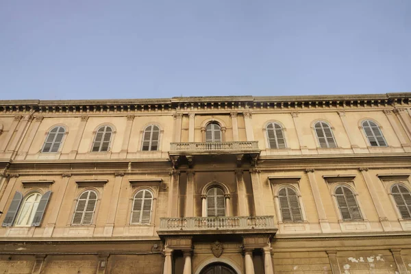 Taranto Apulia Itálie Exteriér Historického Paláce Podél Pobřeží — Stock fotografie