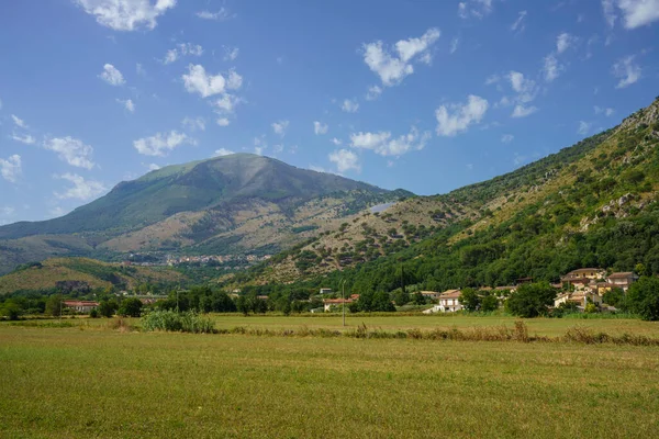 Letní Krajina Podél Silnice Cassina Fontana Liri Provincie Frosinone Lazio — Stock fotografie