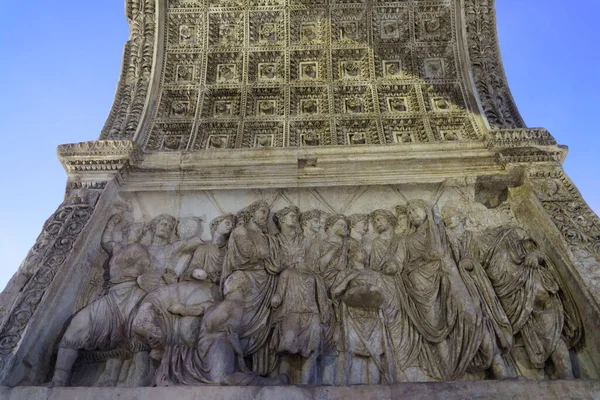 Benevento Campania Italy Roman Arco Traiano 有雕塑的历史性纪念碑 — 图库照片