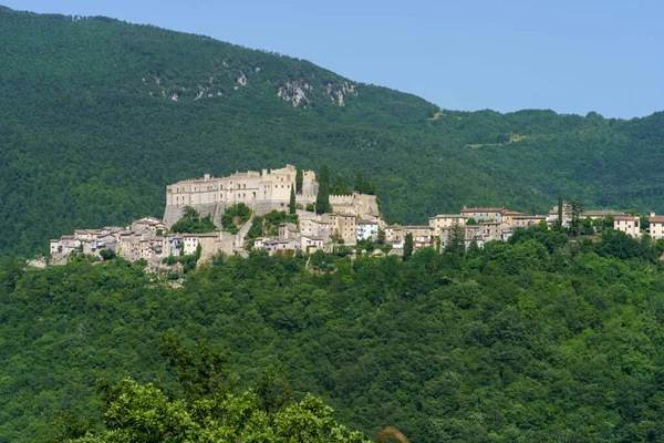 Widok Rocca Sinibalda Zabytkowe Miasto Prowincji Rieti Lacjum Włochy Lecie — Zdjęcie stockowe