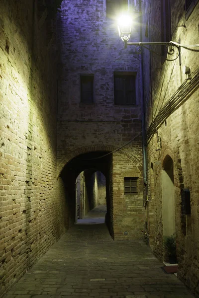 Buonconvento Μεσαιωνική Πόλη Στην Επαρχία Σιένα Τοσκάνη Ιταλία Νύχτα — Φωτογραφία Αρχείου