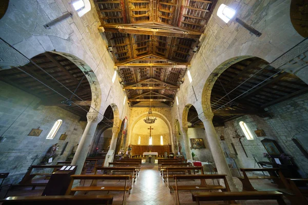 Wnętrze Średniowiecznego Kościoła Korneliusza Cipriano Codiponte Prowincja Massa Carrara Toskania — Zdjęcie stockowe