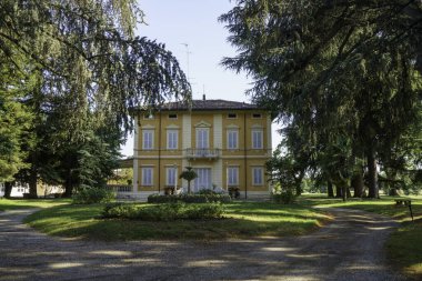 Emilia-Romagna, İtalya 'nın Parma eyaletindeki Collecchio' daki tarihi villa ve parkın dışında.
