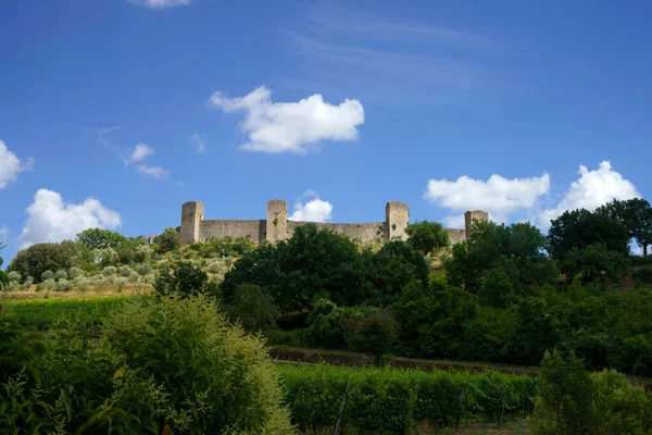 Άποψη Του Monteriggioni Μεσαιωνική Πόλη Που Περιβάλλεται Από Τείχη Στην — Φωτογραφία Αρχείου