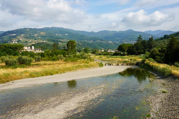 Paisaje Verano Junto Río Cerca Pistoia Toscana Italia — Foto de Stock