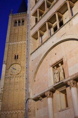 Parma 'nın eski binaları, Emilia-Romagna, İtalya, akşam: vaftiz