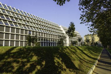 Milan, Lombardiya, İtalya: Pasternak gezisi boyunca modern Feltrinelli binası