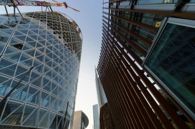 Milan, Lombardy, İtalya: Gae Aulenti Meydanı 'ndaki modern binalar