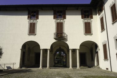 İtalya, Lombardy eyaletindeki Trezzo Sull Adda 'daki tarihi Appiani Hanesi' nin dışı.