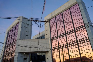 Milano, Lombardy, İtalya 'daki Messina üzerinden binalar