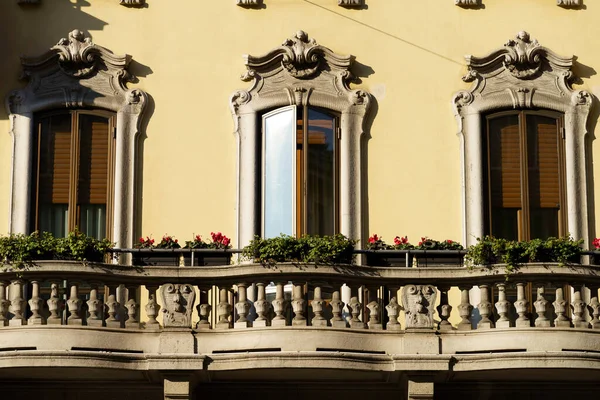 Milão Lombardia Itália Fachada Edifício Residencial Histórico Longo Abbondio Sangiorgio — Fotografia de Stock
