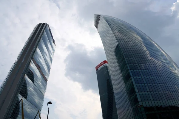 Milan, Lombardiya, İtalya: Citylife Park 'taki modern binalar