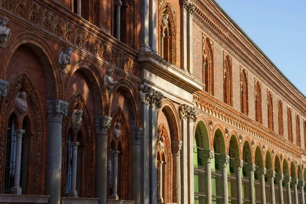 Ca Granda 'nın dışı, Milano, Lombardy, İtalya' daki tarihi bina.