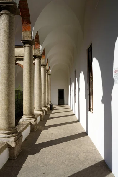 Exterior Granda Edificio Histórico Milán Lombardía Italia — Foto de Stock