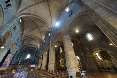 Lodi, Lombardy, İtalya: Ortaçağ Duomo 'sunun içi