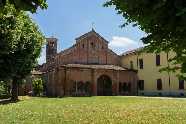 Esterno Della Chiesa Medievale Abbadia Cerreto Provincia Lodi Lombardia Italia — Foto Stock