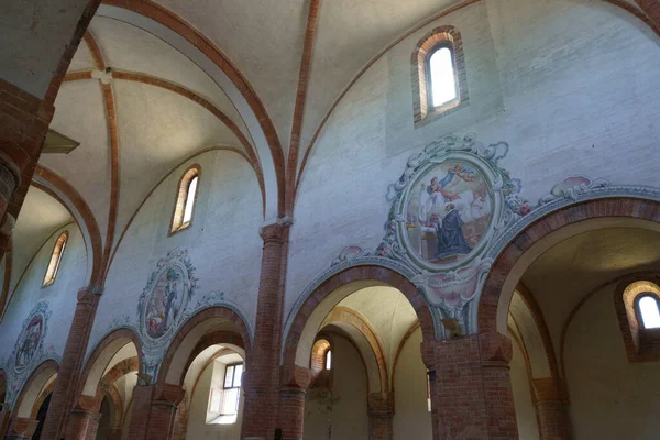 Wnętrze Średniowiecznego Kościoła Abbadia Cerreto Prowincja Lodi Lombardia Włochy — Zdjęcie stockowe