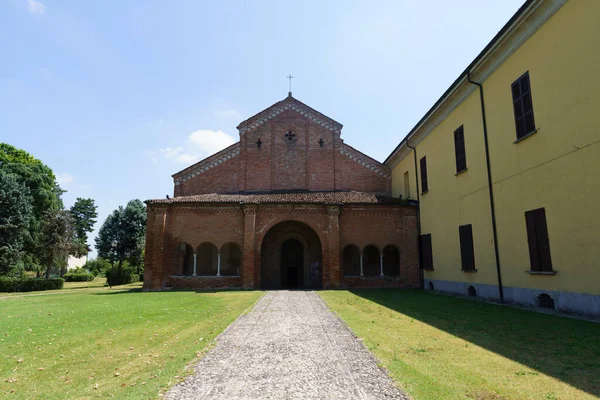 Exterior Igreja Medieval Abbadia Cerreto Província Lodi Lombardia Itália — Fotografia de Stock