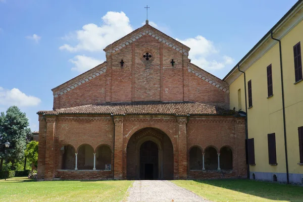 Exterior Medieval Church Abbadia Cerreto Lodi Province Lombardy Italy —  Fotos de Stock