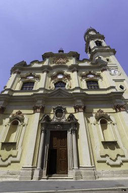 Crema, Cremona Eyaleti, Lombardy, İtalya: Santissima Trinita 'nın tarihi kilisesinin cephesi