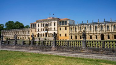 Piazzola sul Brenta, Padua, Veneto, İtalya 'daki tarihi Villa Contarini' nin dışı