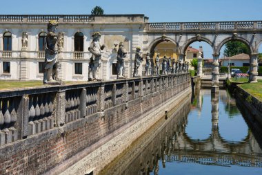Piazzola sul Brenta, Padua, Veneto, İtalya 'daki tarihi Villa Contarini' nin dışı